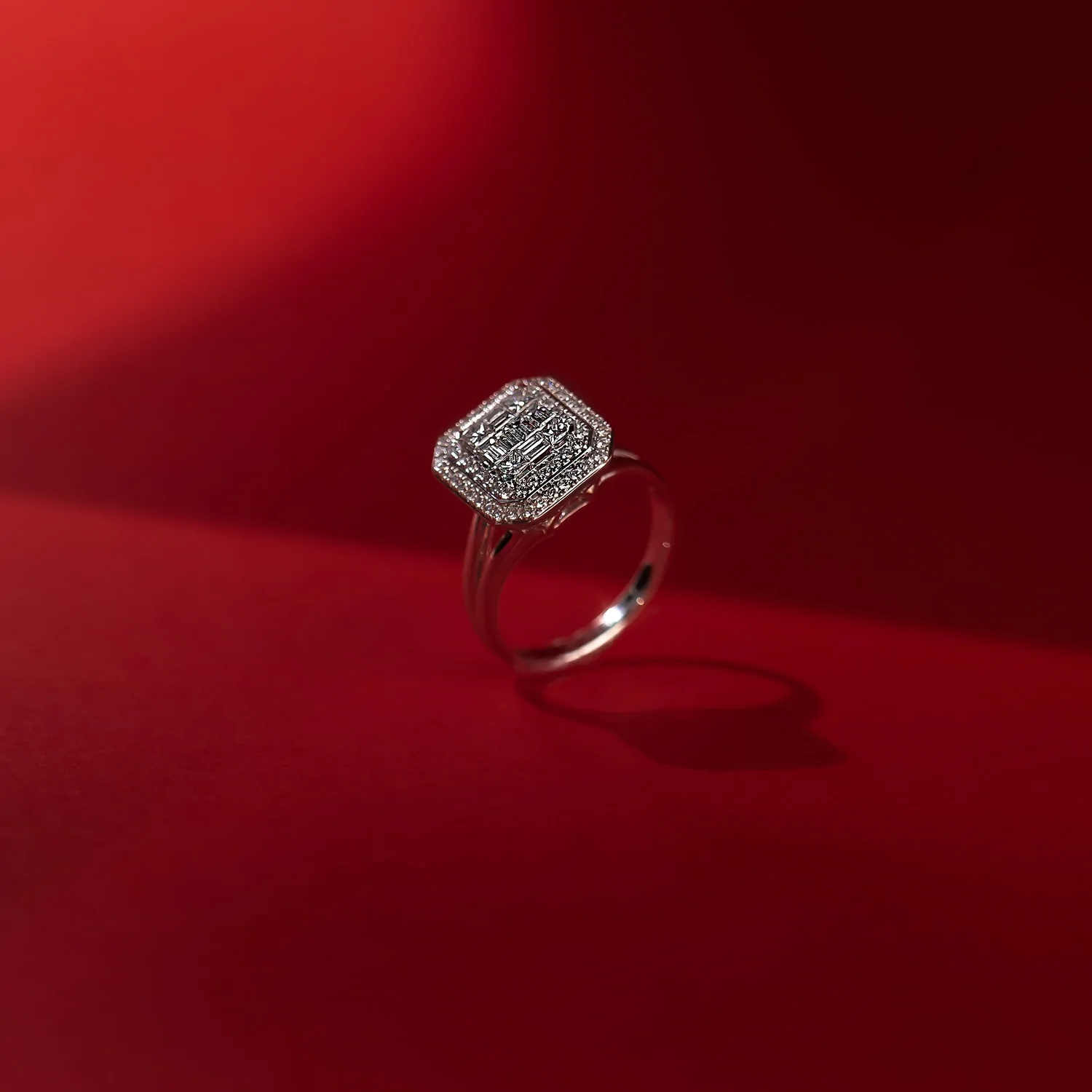 Pierścionek złoty z diamentami 0,81ct, różowe złoto Pierścionek złoty z diamentami 0,81ct, różowe złoto