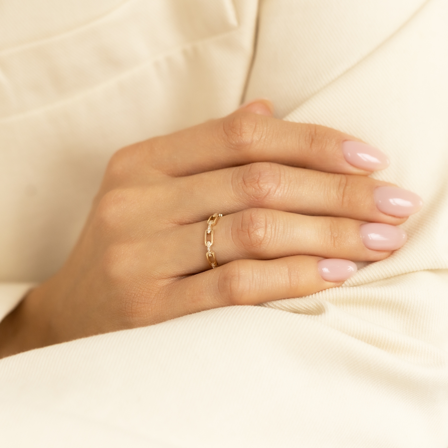 Pierścionek z diamentami 0,06ct, ogniwa, białe złoto Pierścionek z diamentami 0,06ct, ogniwa, białe złoto