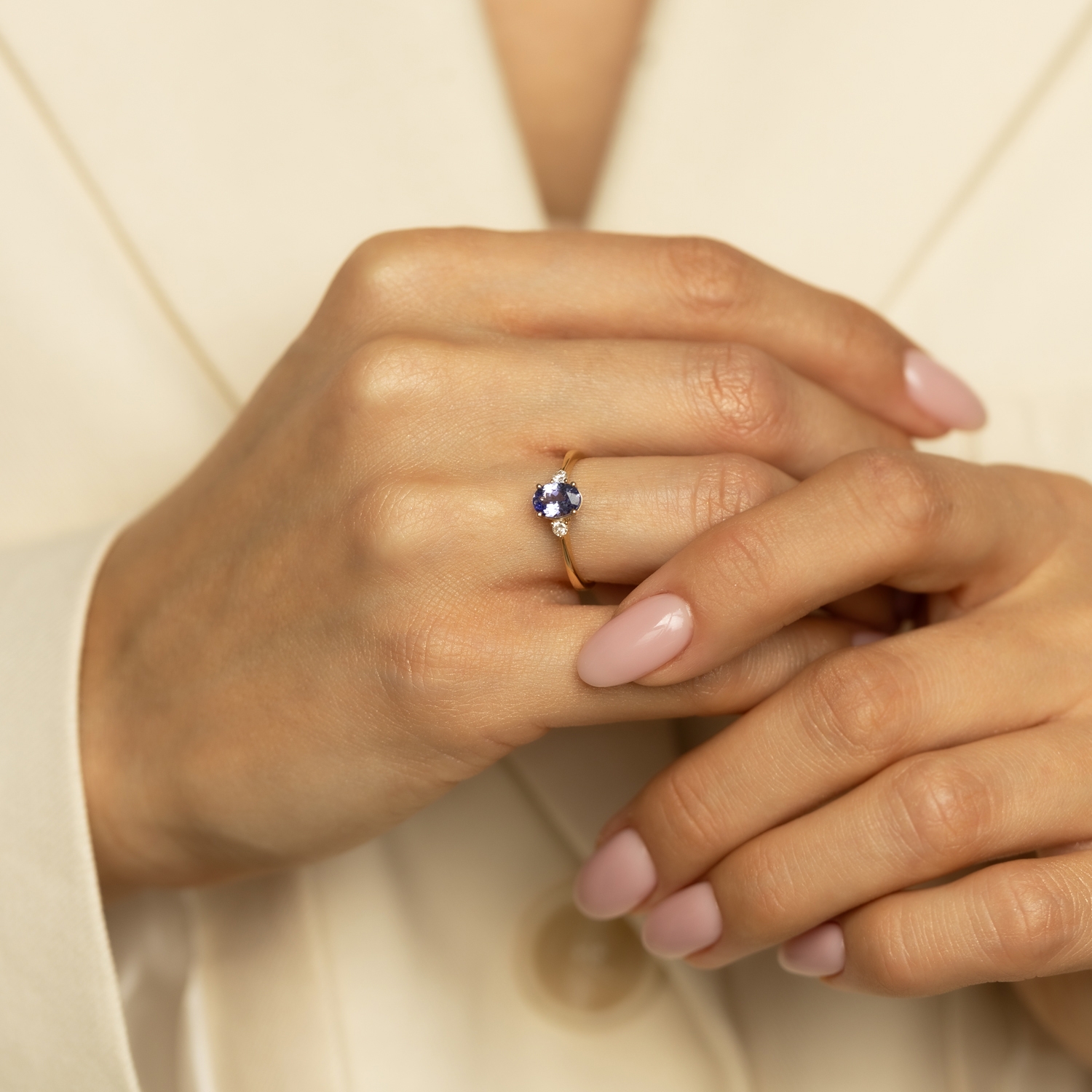 Pierścionek z diamentami i tanzanitem, żółte złoto Pierścionek z diamentami i tanzanitem, żółte złoto