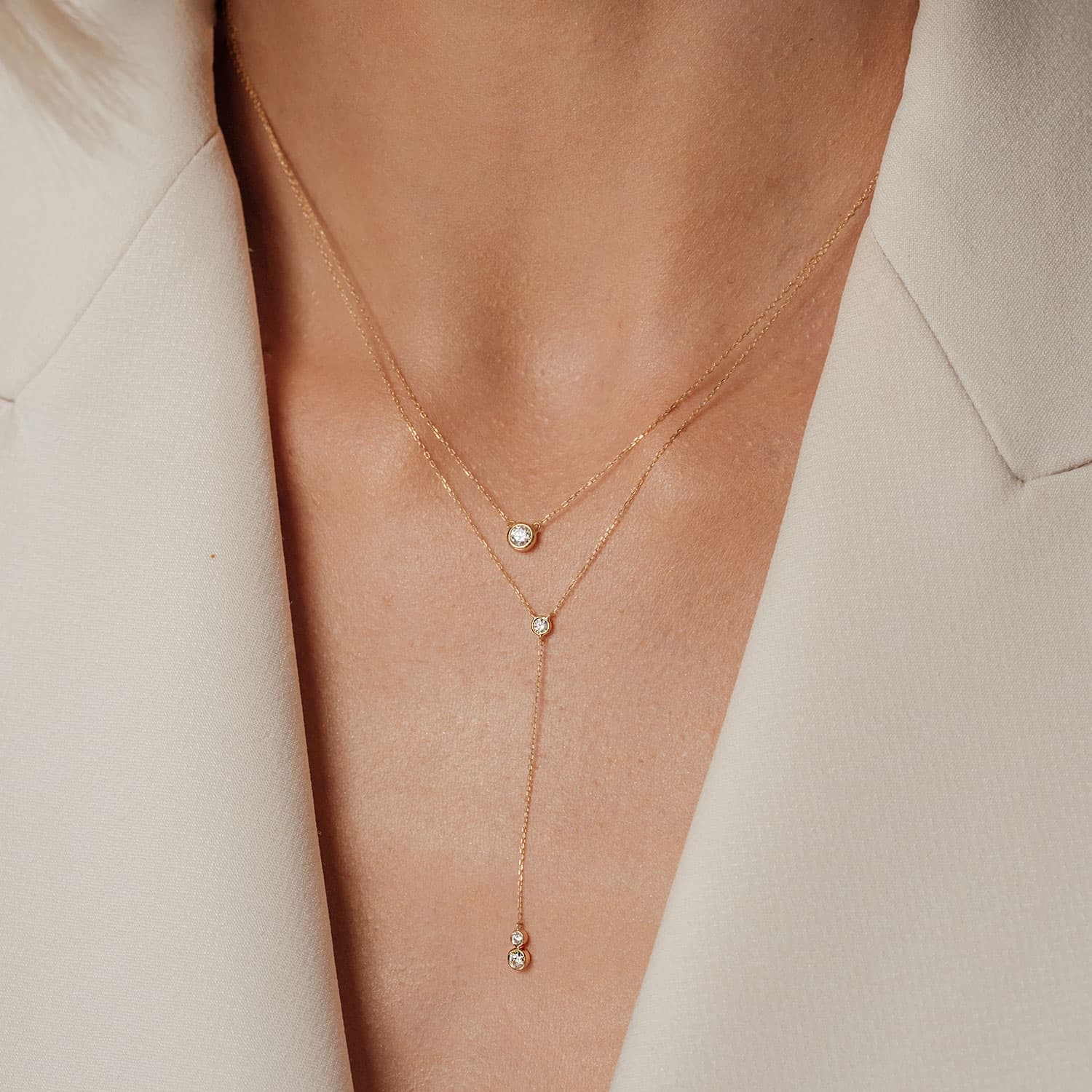 Naszyjnik z diamentami 0,15ct, krawatka żółte złoto Naszyjnik z diamentami 0,15ct, krawatka żółte złoto