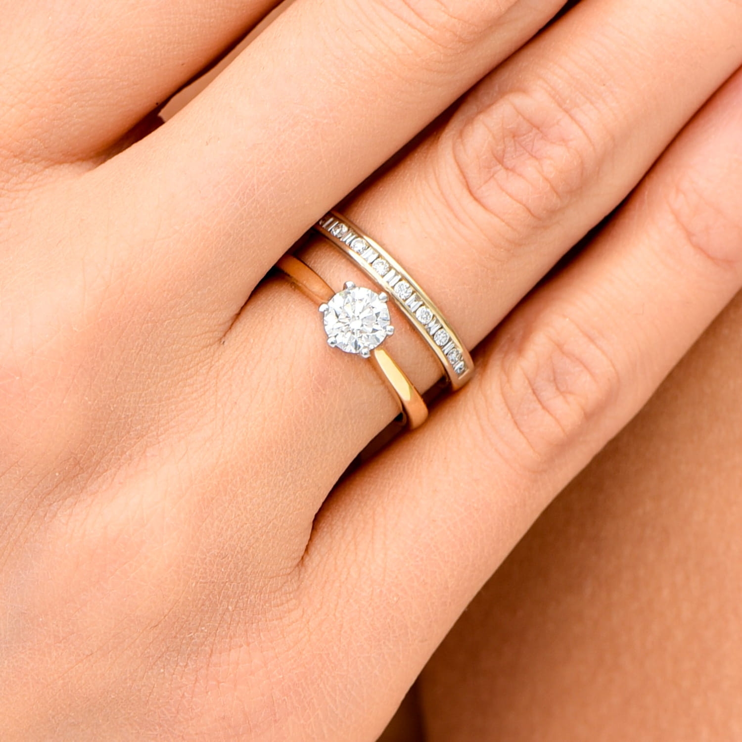 Pierścionek obrączkowy 2,7 mm, żółte złoto, diamenty Pierścionek obrączkowy 2,7 mm, żółte złoto, diamenty