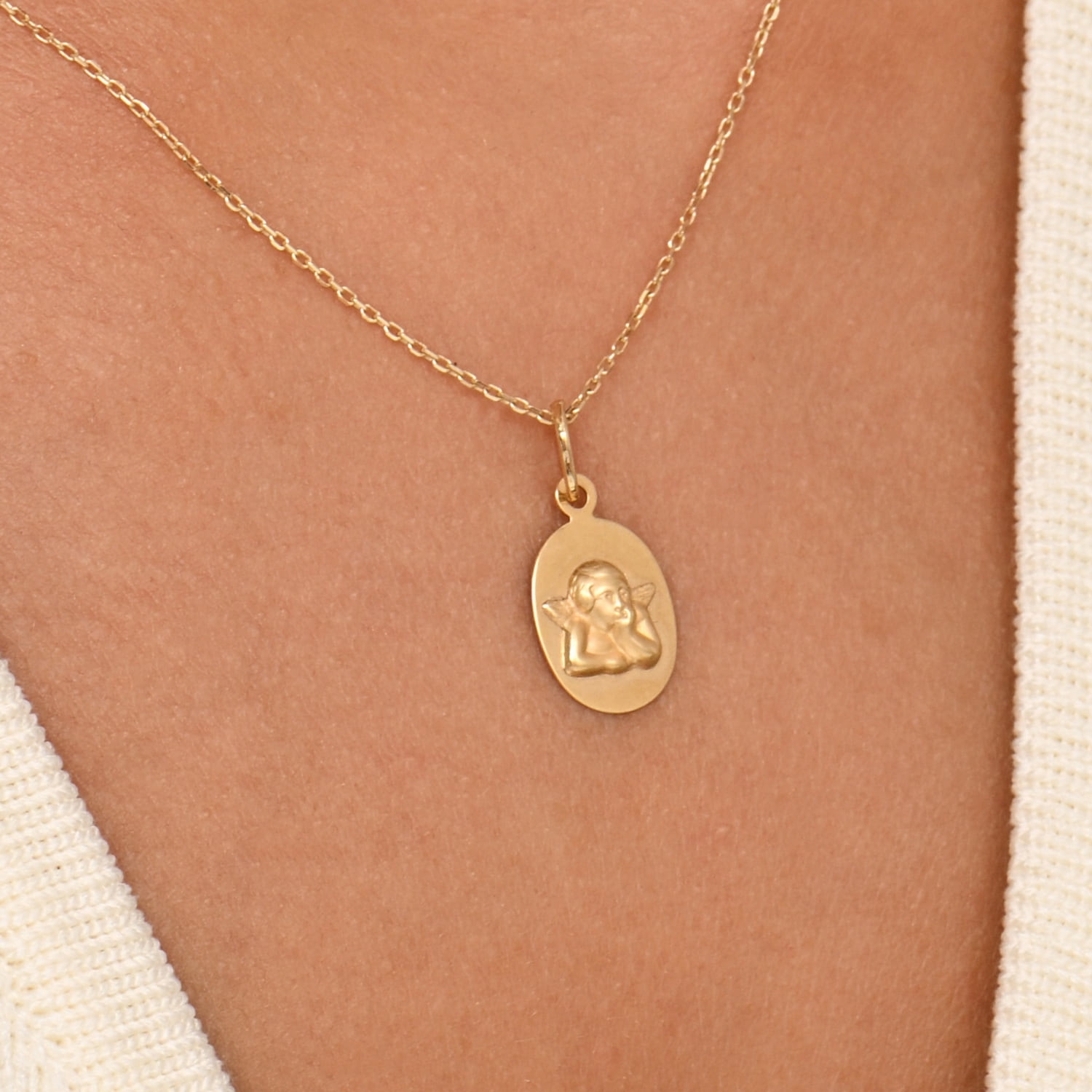 Zawieszka złota aniołek, medalik, żółte złoto Zawieszka złota aniołek, medalik, żółte złoto