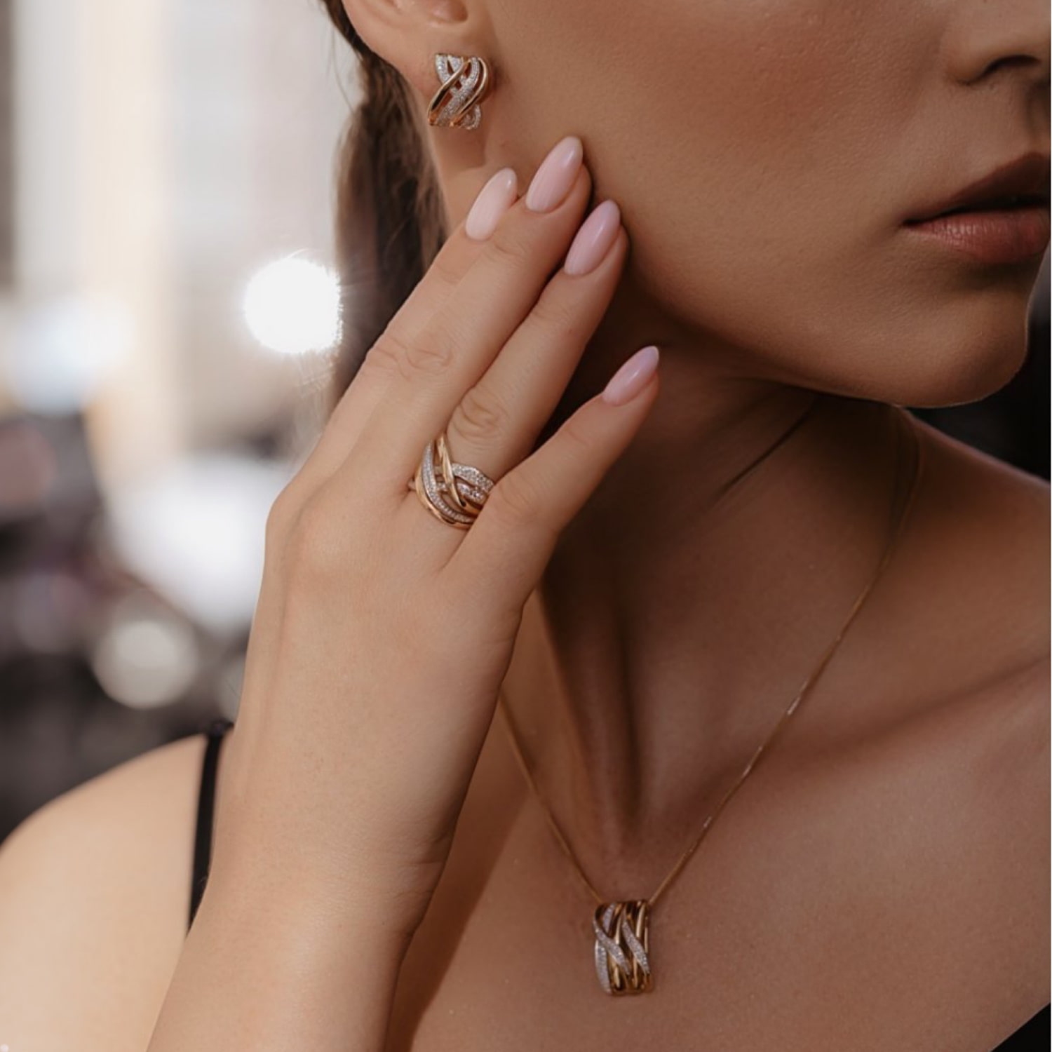 Kolczyki Dubai z diamentami, żółte złoto Kolczyki Dubai z diamentami, żółte złoto