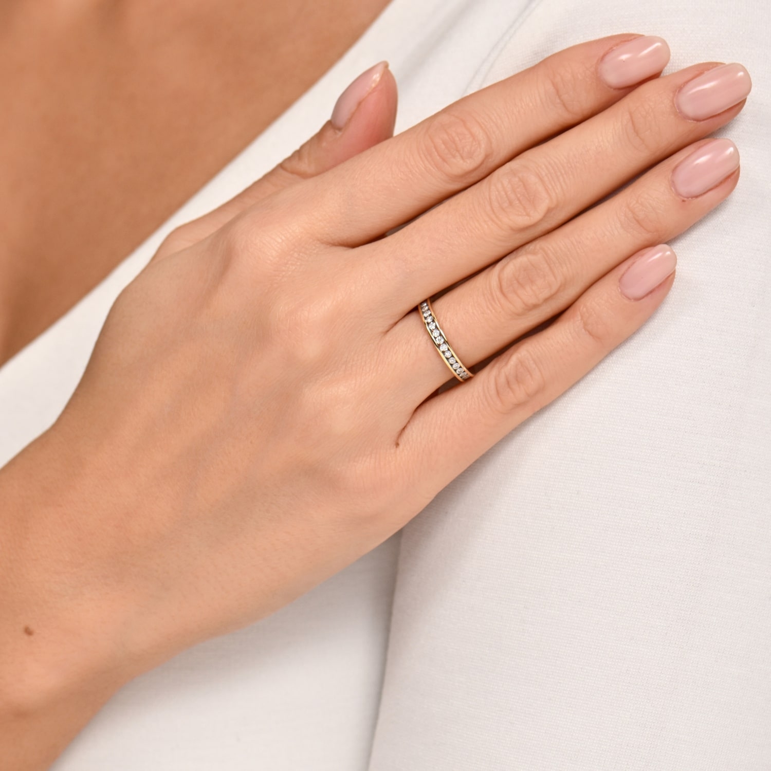 Obrączka damska, białe złoto, diamenty Obrączka damska, białe złoto, diamenty