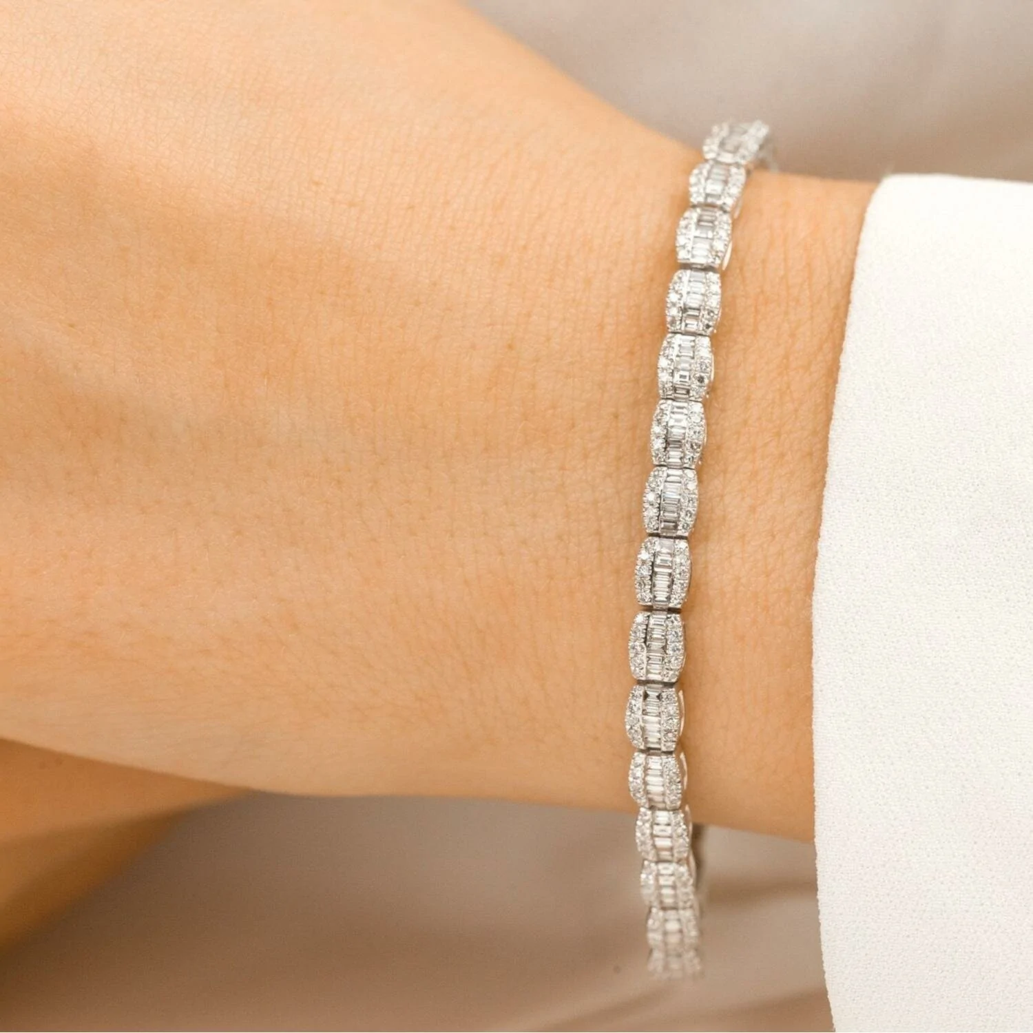 Bransoleta z diamentami, białe złoto Bransoleta z diamentami, białe złoto