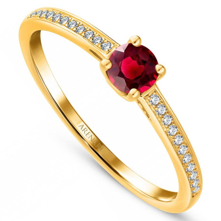 Pierścionek z rubinem i diamentami, żółte złoto